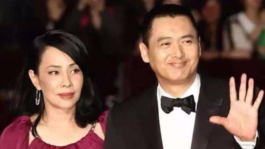 从人字拖少年到捐出亿万身家，周润发设立遗嘱将捐出全部财产