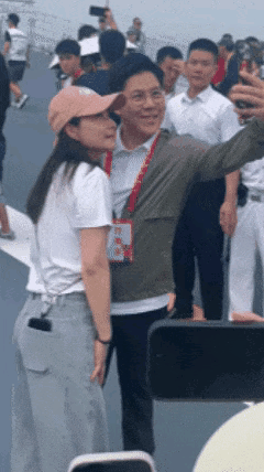这才是真正的豪门，这才是真正的富贵圈，这才是真正的双向奔赴，这才是真正幸福的豪门