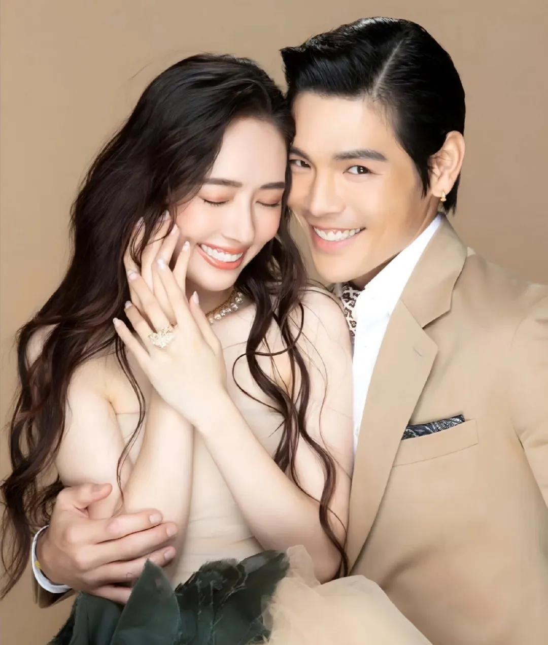 向佐发文致谢郭碧婷，低调婚姻尽显深情
近年来，向佐与郭碧婷的婚后生活颇为低调，鲜