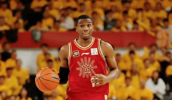 山西队在最后完成了迪亚洛的注册，上赛季他是山西男篮的大杀器，无论是情绪稳定，还是