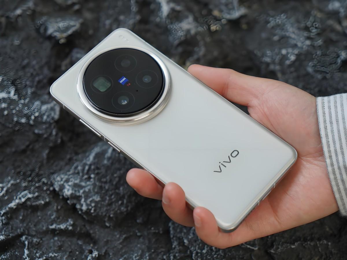vivo开启降价模式，16GB+512GB跌价1370元，大