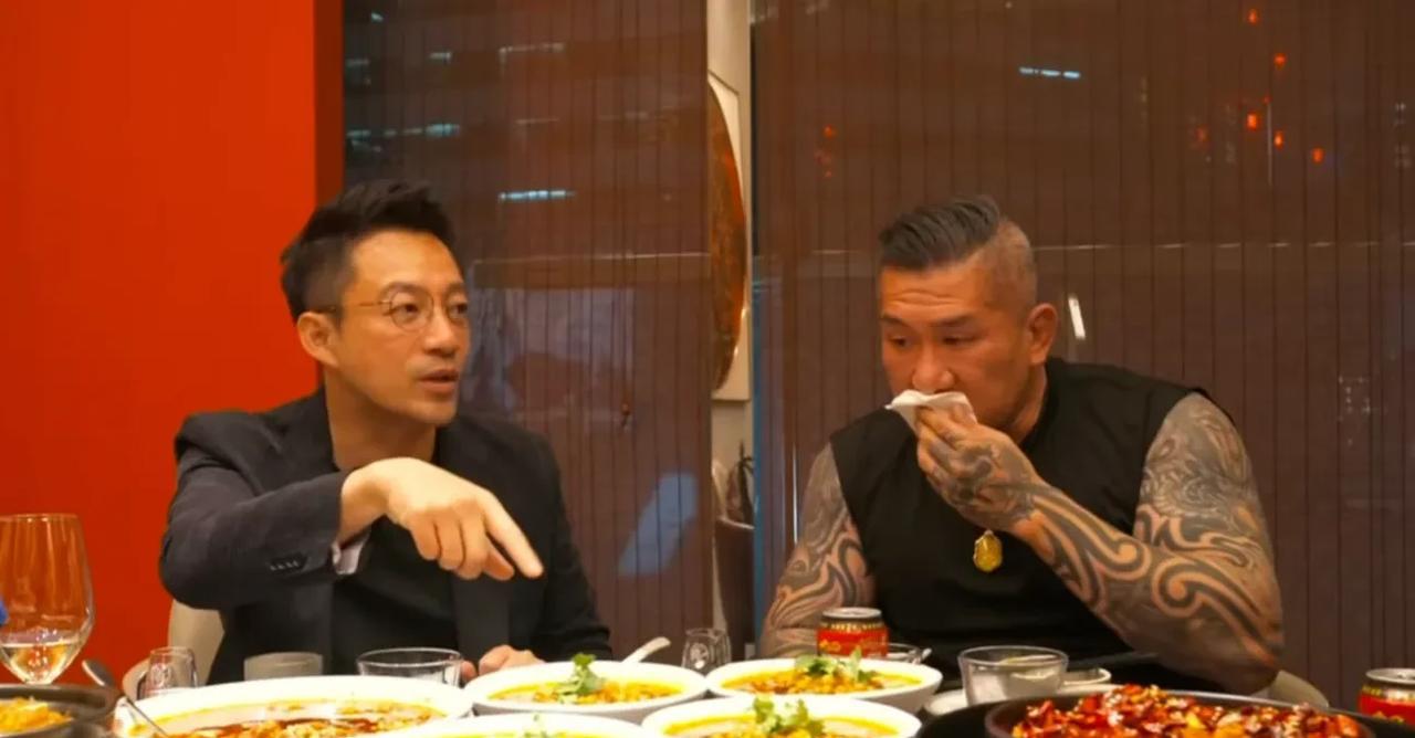 汪小菲是懂流量的
昨晚，汪小菲在上海麻六记款待台网红“馆长”，虽然两人之前不认识