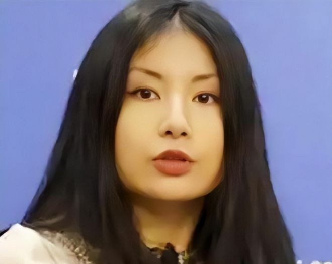 华裔记者遭美抛弃，求助中国被拒











她曾疯狂抹黑中国，如今却被