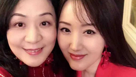 53岁杨钰莹参加同学聚会，穿大牌身材娇美，颜值秒杀同龄人