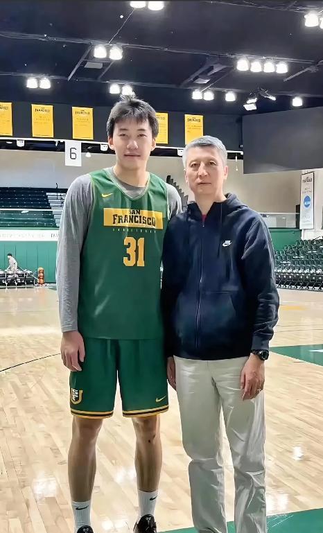 王俊杰这次捅了马蜂窝
他怎么都不会想到
作为“临时工”刚打完亚洲杯，随之而来就是