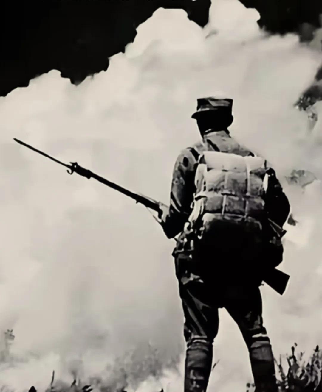为了更好的应对抗日形势，八路军成立于1937年8月25日，八路军的三个主力师分别