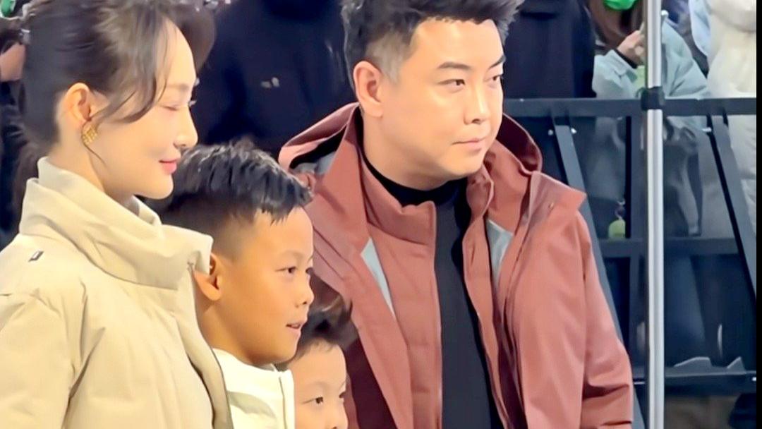 国乒主帅惹争议！总决赛丢冠置之不理，回京立马拖家带口走穴捞金