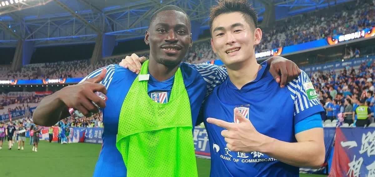 中超还剩12轮，申花只需要8胜4平就能夺冠，对手则12连胜
12全胜可能性是0