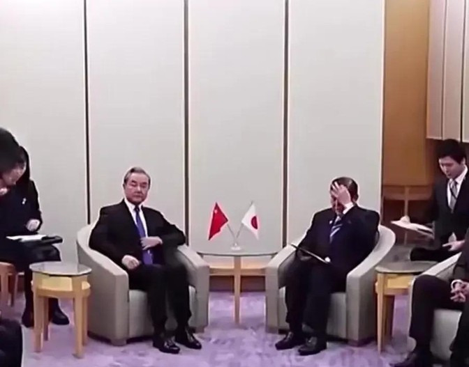 王毅外长展现大国风范











你敢信？国际外交这么重要的场合，居然