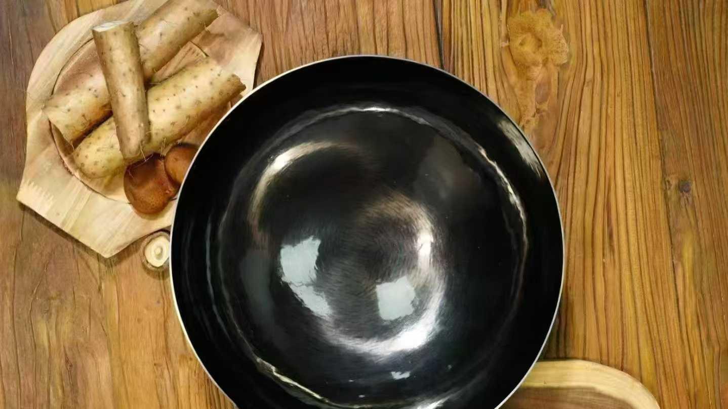 对比测评｜章丘匠合锤铁锅vs涂层锅/不锈钢锅，差距太明显了！