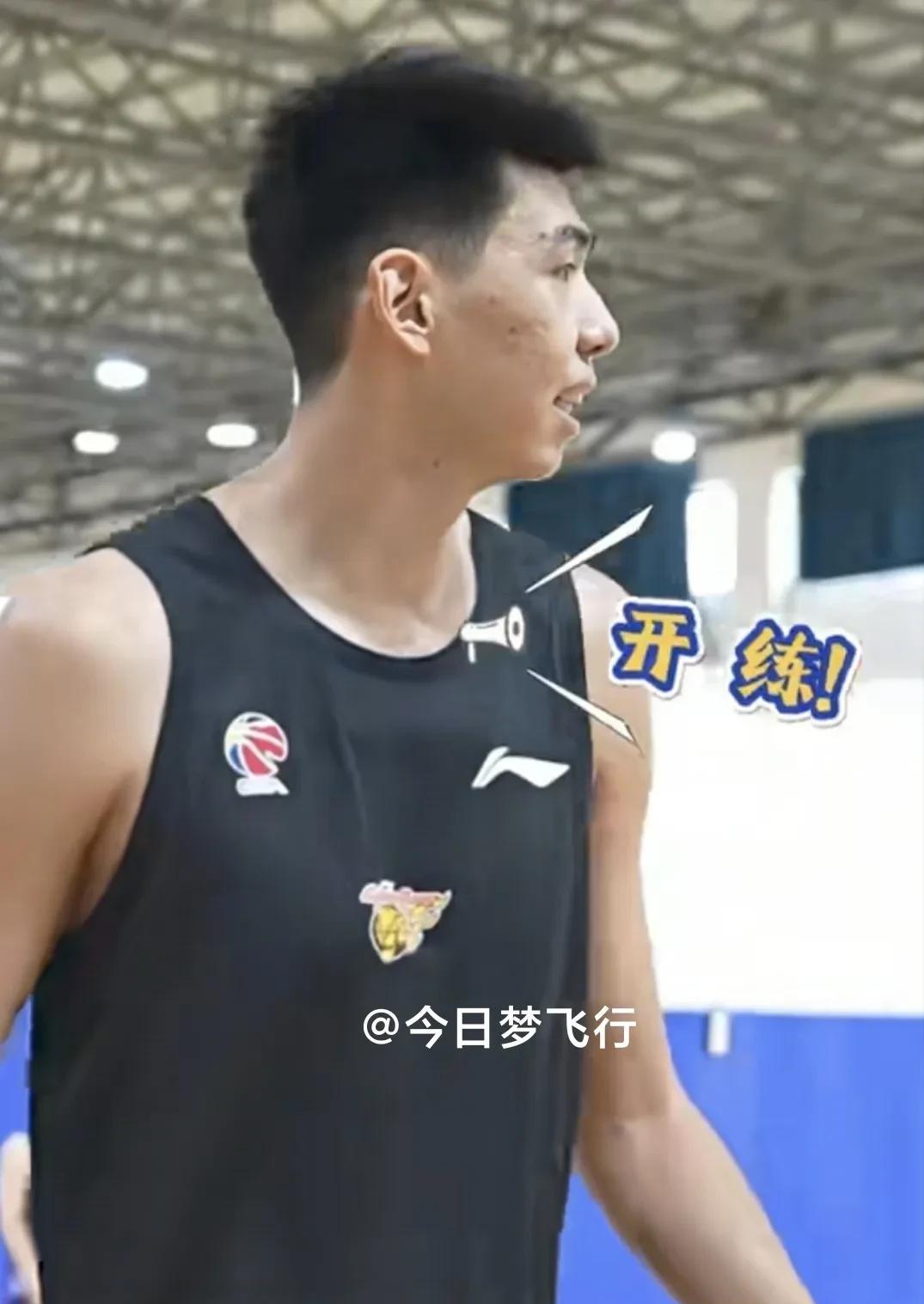 广东队二沙岛封闭训练正式开启！
今日傍晚，广东宏远篮球俱乐部官方发布了广东队在广