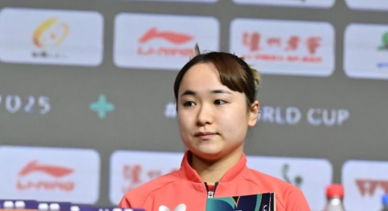 不知道大家发现没有

伊藤美诚之所以能进半决赛

是因为她的教练竟然是
