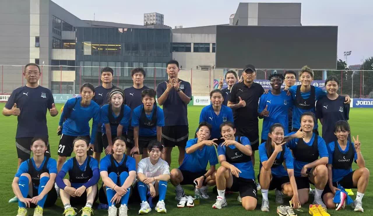 梅维斯·奥乌苏将加盟武汉江大女足！

实际上这位21岁的加纳前锋来武汉有一段