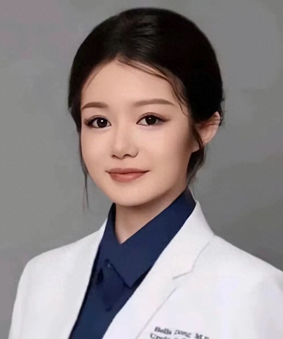 都说董小姐是“天才少女”，没发现她脸超像金建希，肖飞也昏头了