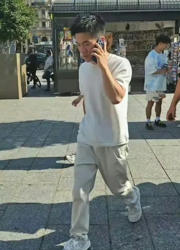 一个天天夸华为的人居然用苹果