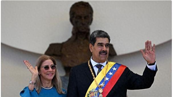 马杜罗被抓，为何连妻子也被牵连？3个被忽略的细节，暴露了美国真正的算盘