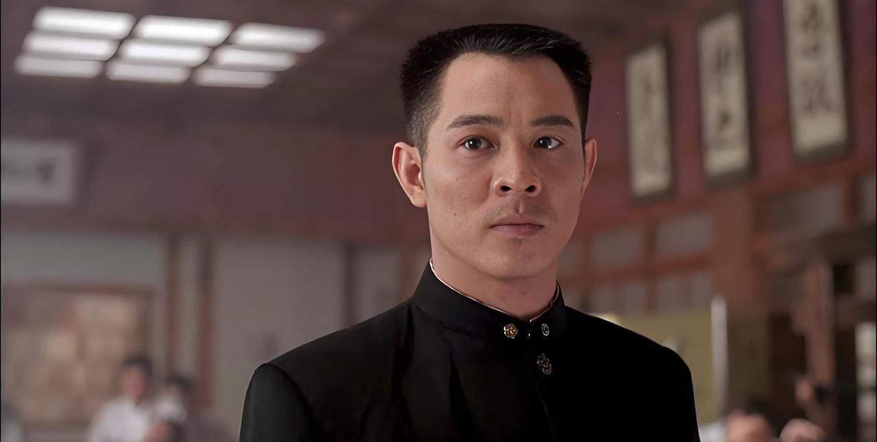 那些说，不该喷李连杰的人，甚至觉得李连杰为了真爱很勇敢。我笑了。什么叫真爱？自己