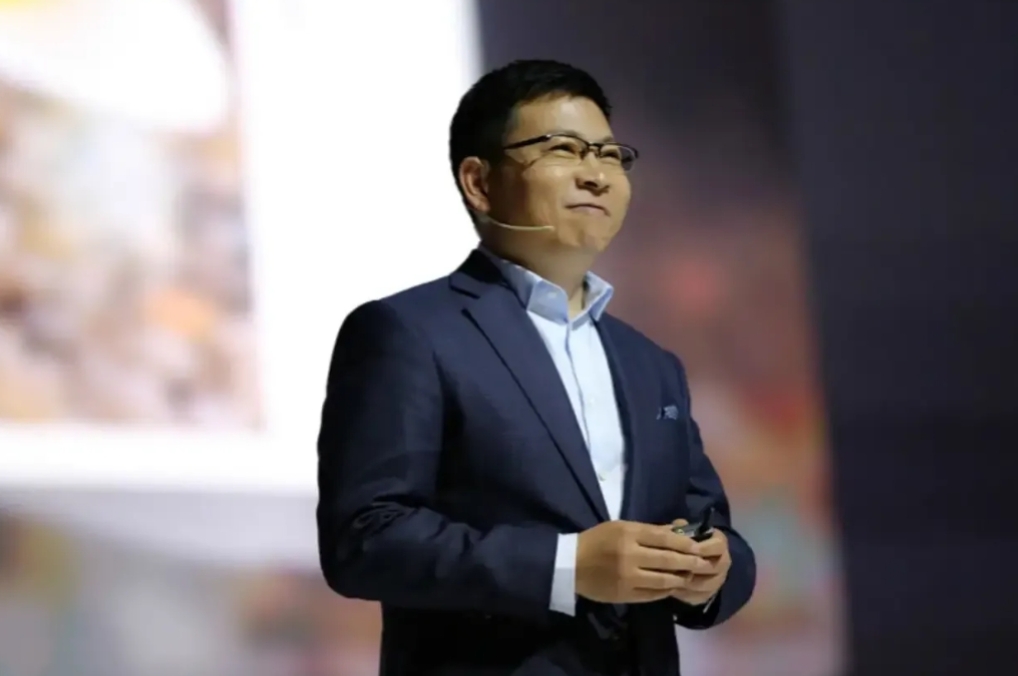 余承东说，就算车辆断电了，问界汽车的车门也是可以打开的，这是我们的专利。
这些年
