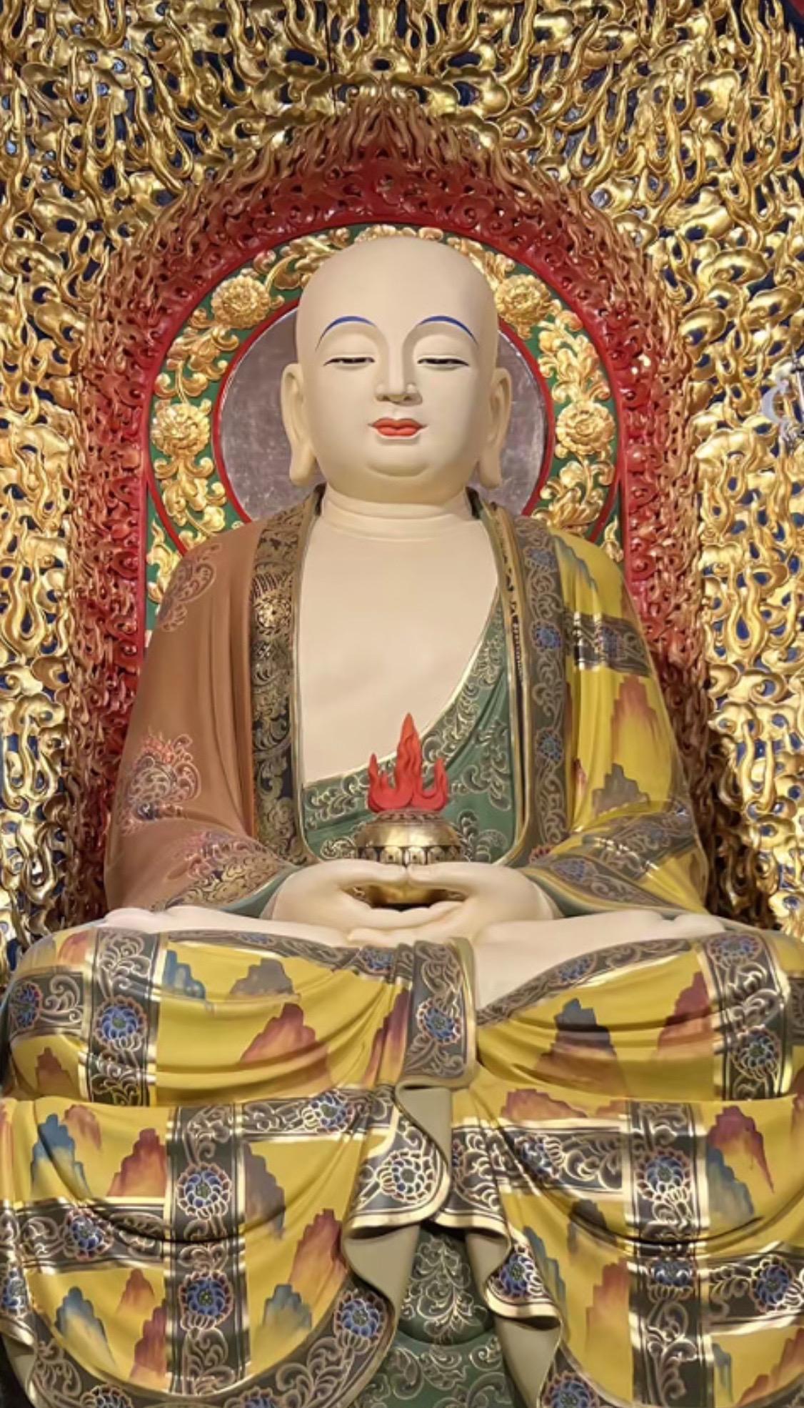多做好事才能积累福气，福气多了才能提升境界，境界高了才能摆脱烦恼，摆脱烦恼才能不