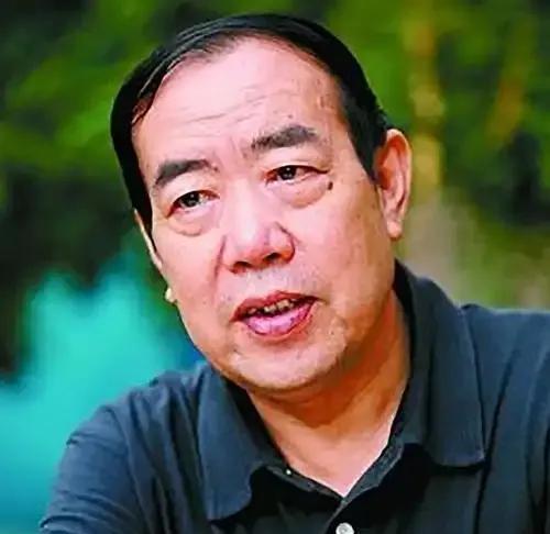 1992年，贾平凹与夏姓演员关系被妻子撞破，妻子无法原谅，坚持离婚，甚至大闹路遥