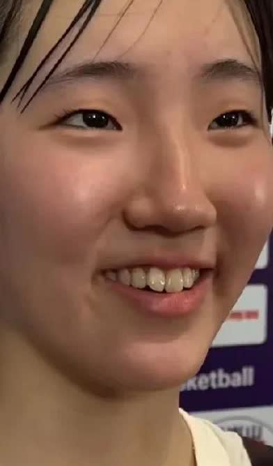 这个19岁日本小丫头田中，在亚洲杯女篮半决赛独得27分5个3分3个助攻，中国队就