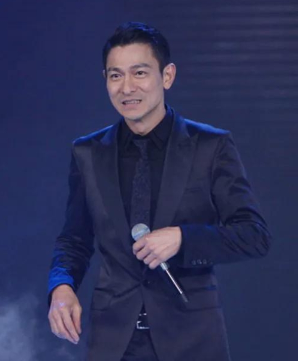 2007年，刘德华收到了一封来自内蒙古的信，上面写着:我很穷，没有钱去看你的演唱