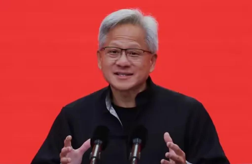难怪美国急着要卖H20芯片呢，据报道，这种芯片价格在每片10万元人民币左右，8颗
