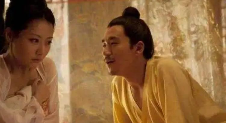 672年，李世民的弟弟李元礼，晚上出去散步，却发现儿子李茂和自己新纳的小妾，在行