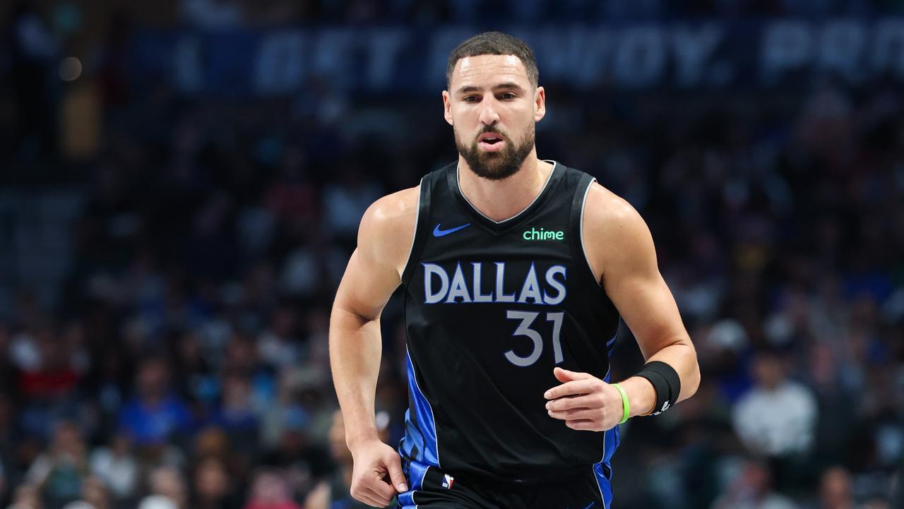 各项数据生涯新低，克莱汤普森这是要退役了吗？
克莱汤普森在本赛季的表现非常令独行