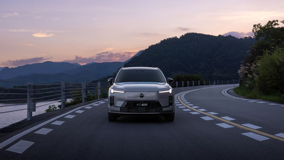 26.99万起 豪华超混第一车 沃尔沃全新XC70上市