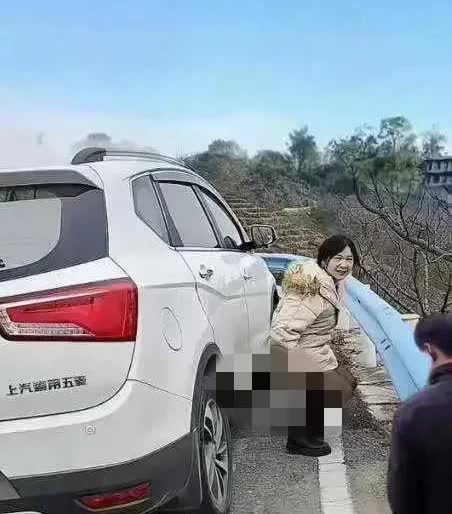 这下子就有那么点尴尬了