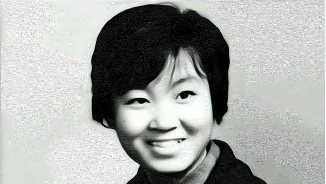 1974年，一21岁女知青夜间独自去厕所时神秘失踪，连队把整座山翻了个遍，却仍然