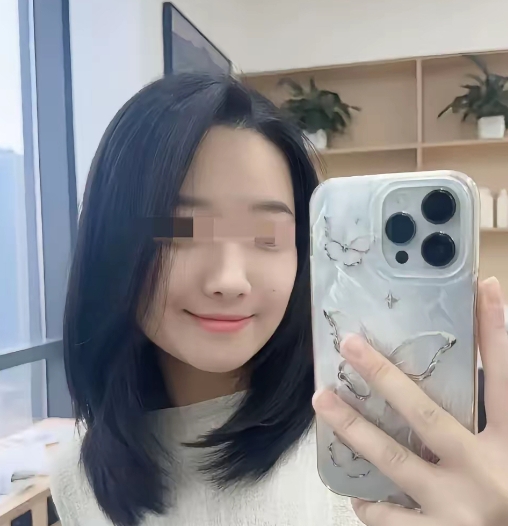 海南被咬女子事件，谁才是主要责任人？

第一：在普通人的认知里，医生是最专业的，