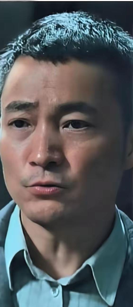追剧《沉默的荣耀》  昨晚的剧情，看到关于蔡孝乾在牢房里与谷正文的周旋，真把人笑