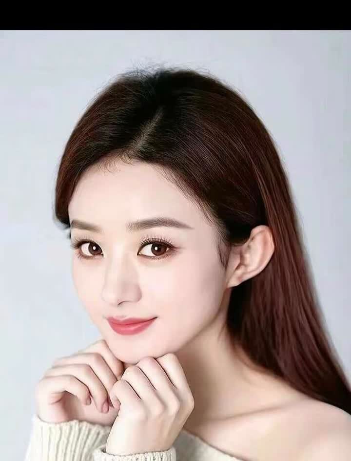 演员赵丽颖。