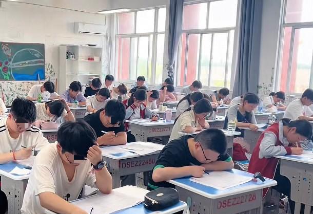 这两天，网上一堆“高考注意事项”的提醒，家长们不必关注太多，更不要就按照网上说的