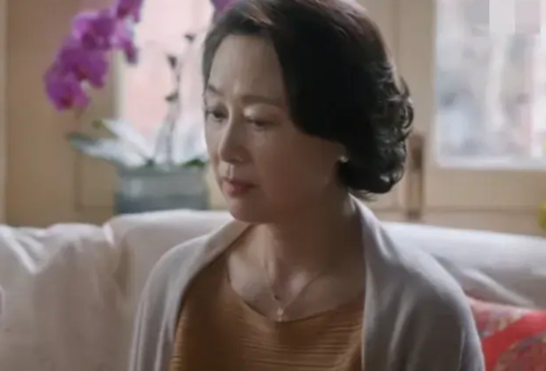《蛮好的人生》第11-12集:100万的真相，瞒着瞒着就老了。

周淑芳和丈夫在