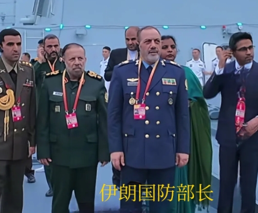 当伊朗国防部长登上我052D之后，就被先进的装备和性能所折服