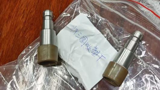 1：1液态硅胶与304不锈钢120度注塑成型用什么底涂剂？