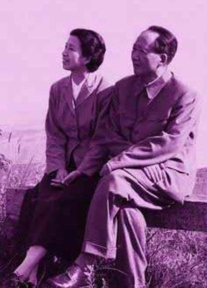 进京后，毛主席死活不去故宫办公，不去中南海居住：我不做皇帝嘛
“1949年4月1