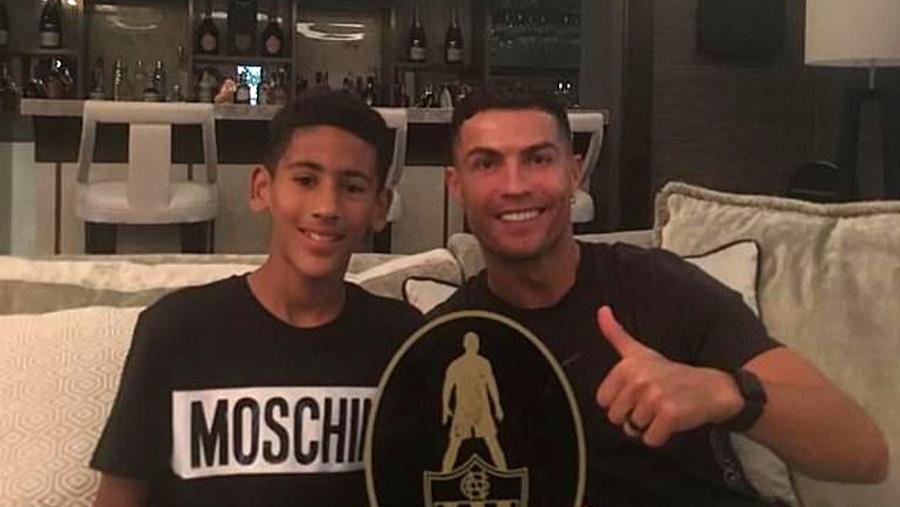 阿莫林要求曼联青训新太子学习C罗态度！承诺必定重用，预定队史一纪录