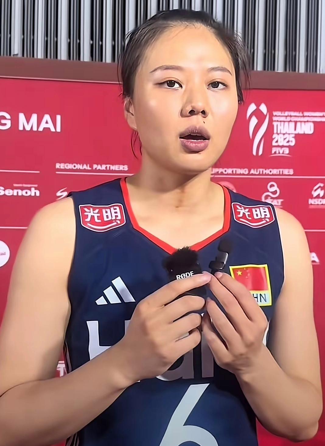 为什么赵勇一个老二传都不召？所选的二传都是未打上联赛的初中生和高中生张籽萱、殷小