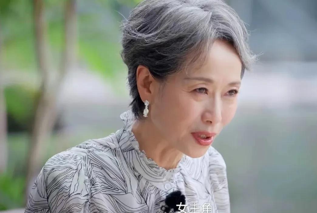 叶童：“我拿到双料金像奖后，就飘了，很拽，还好有人提醒了我，不然我就掉进陷阱里去