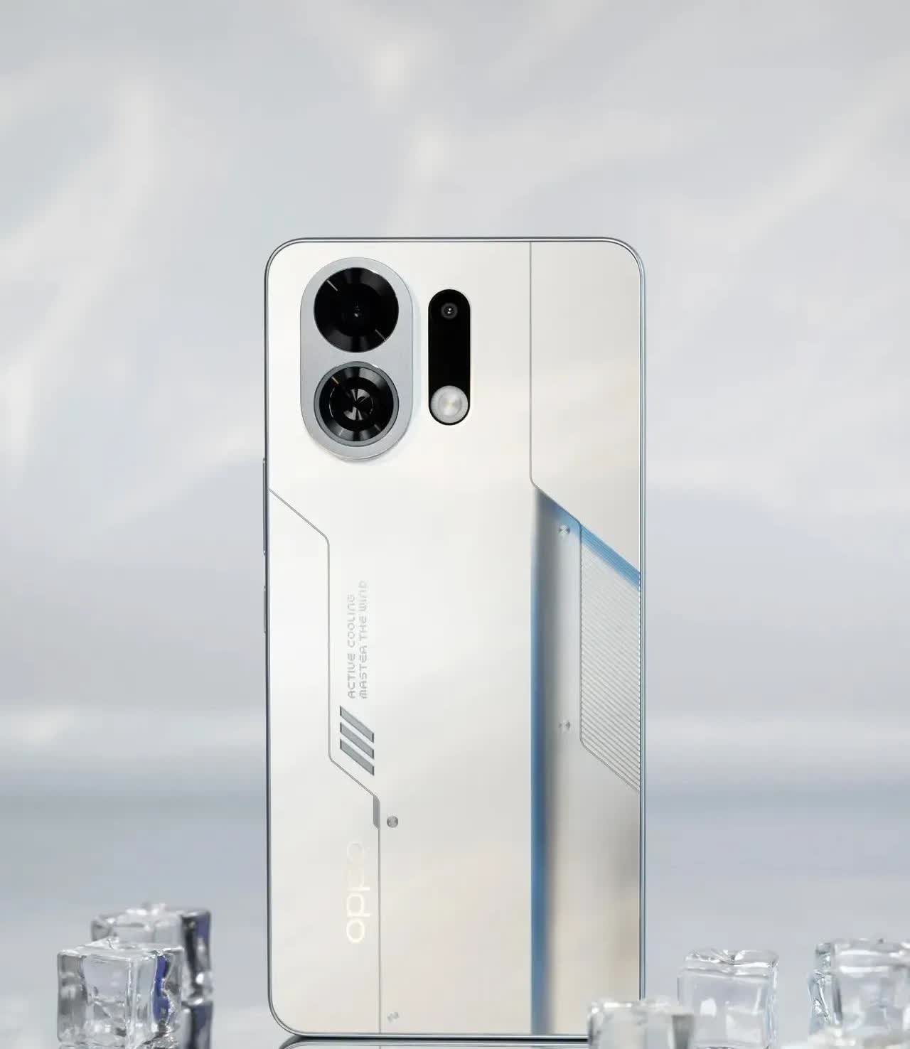 OPPO K13 Turbo屠榜中端机！主动风扇+隐藏黑科技，友商连夜改PPT？