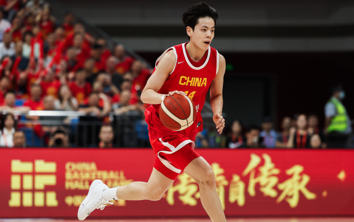 【中日一战宫帅完成中国女篮新老交替！】93-61，中国女篮昨晚在合肥酣畅淋漓地击