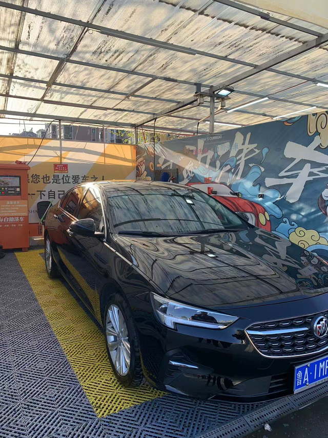 君威一年养车费用
平时没怎么记录，现在好好盘算下费用。保险全险一年3000，一年