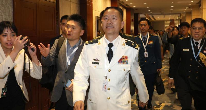 新加坡重量级学者祁冬涛发文评“香会”上中美表现：“中国派出位阶最低的代表团迎战美