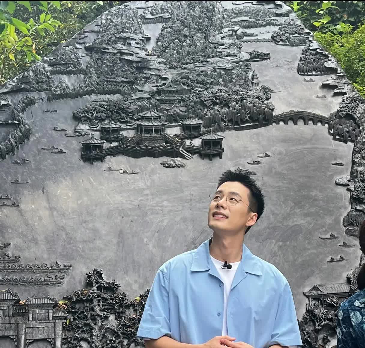 果然是海阔凭鱼跃，天高任鸟飞，离职后的顿顿，粉丝疯涨，义务忙到手软。
    