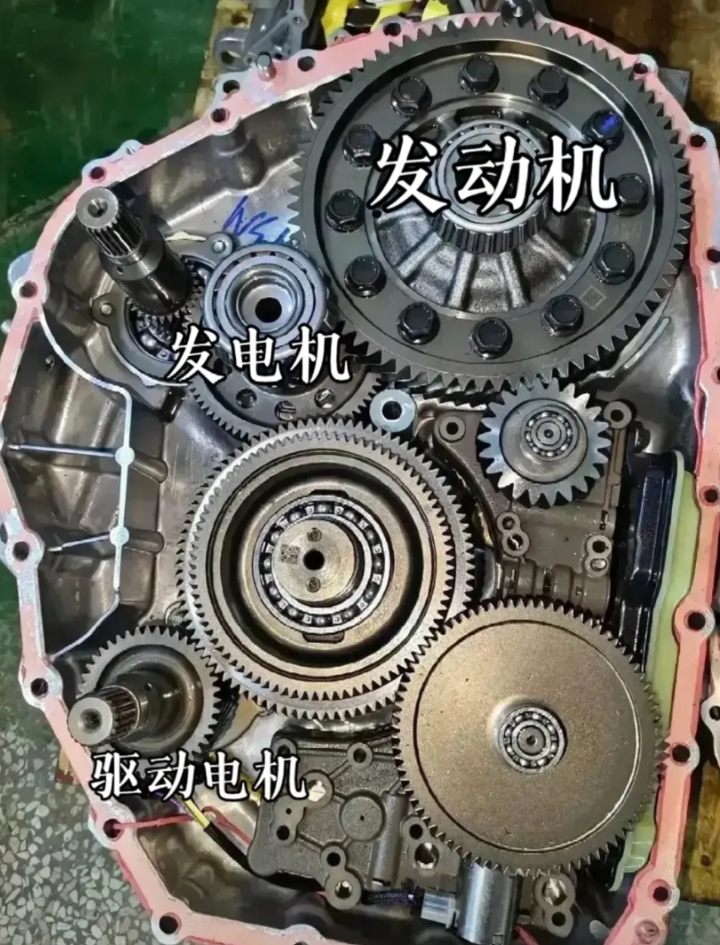 我算看透比亚迪为啥卖爆了！

身边朋友买车总纠结品控，可比亚迪明明小毛病不少，销
