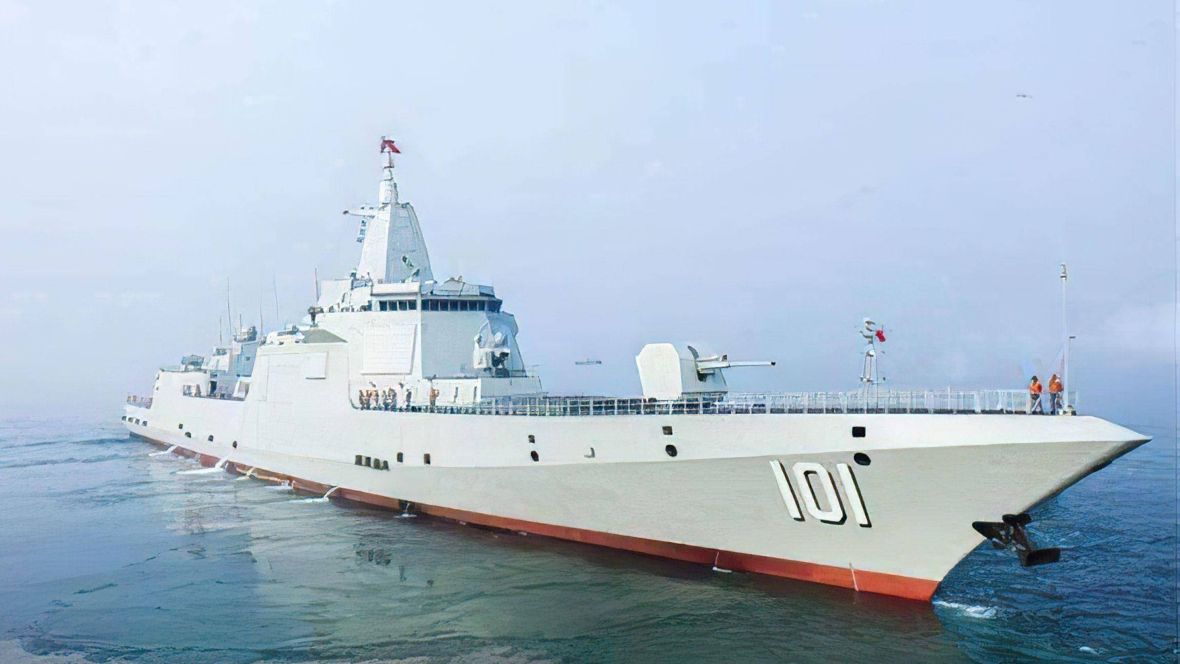 中国军队不再隐藏了？亮出4大武器，每一样都可以让美军有来无回